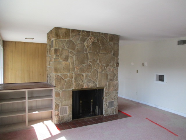 173 Birchwood Road Manchester, NH 03104 - Photo 6 of 25 Gallery Image 6