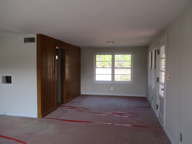 173 Birchwood Road Manchester, NH 03104 - Photo 7 of 25 Gallery Image 7