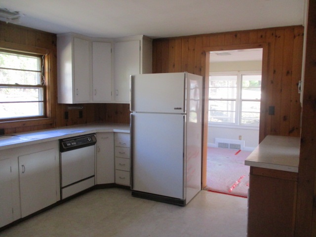 173 Birchwood Road Manchester, NH 03104 - Photo 8 of 25 Gallery Image 8
