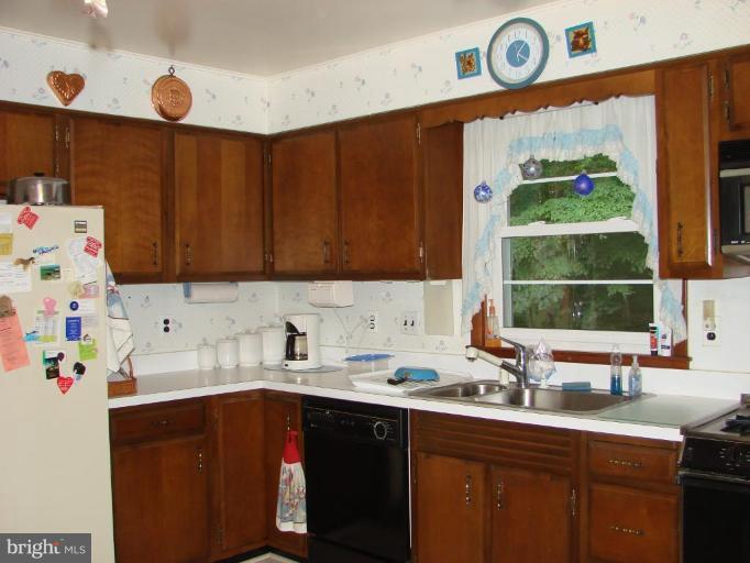 2207 Forest Ridge Road Lutherville-Timonium, MD 21093 - Photo 8 of 24 Kitchen #3