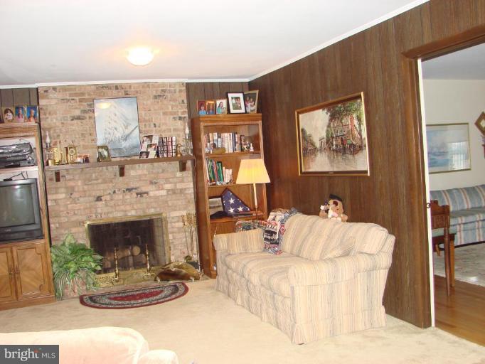 2207 Forest Ridge Road Lutherville-Timonium, MD 21093 - Photo 9 of 24 Family Room