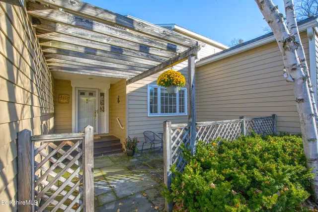 $599,900 | 1136 Barker Road, Unit 18, Pittsfield, MA 01201