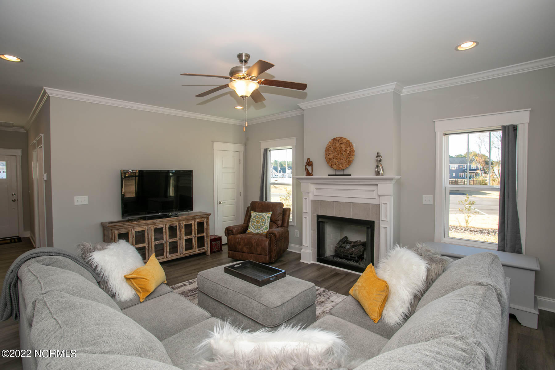 522 Abbey Road Carthage, NC 28327 - Photo 8 of 32 living room3