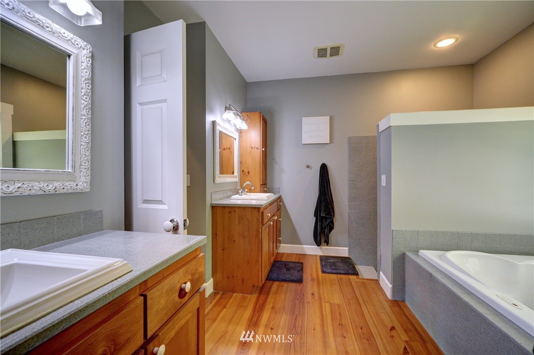 241 East Soderberg Road Allyn, WA 98524 - Photo 18 of 40 Gallery Image 18