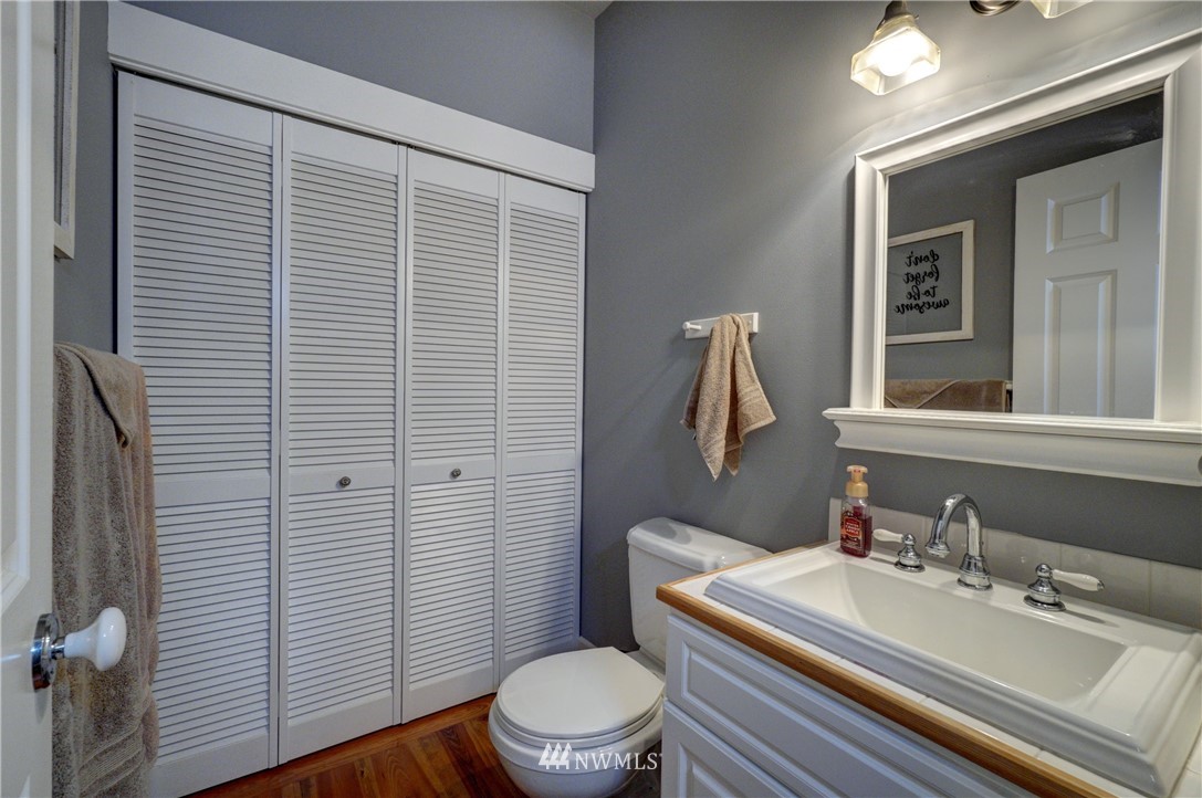 241 East Soderberg Road Allyn, WA 98524 - Photo 21 of 40 Gallery Image 21