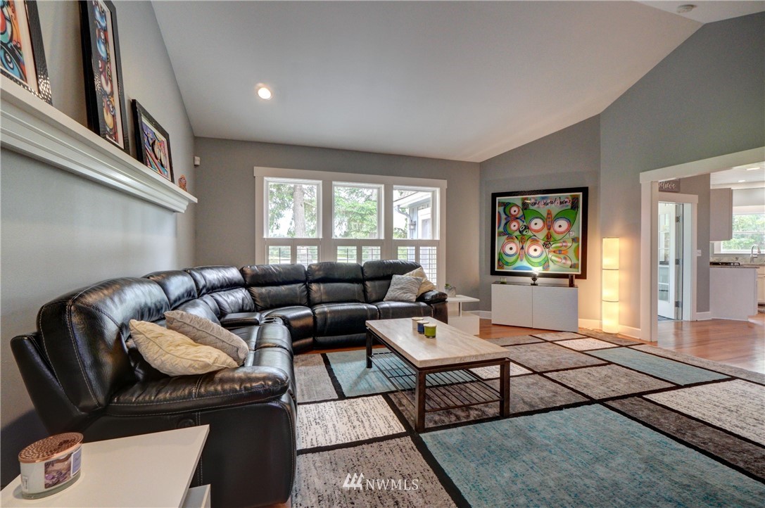241 East Soderberg Road Allyn, WA 98524 - Photo 5 of 40 Gallery Image 5