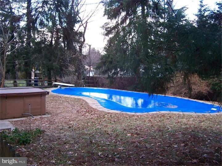 1609 Daws Road Blue Bell, PA 19422 - Photo 2 of 12 Exterior Back