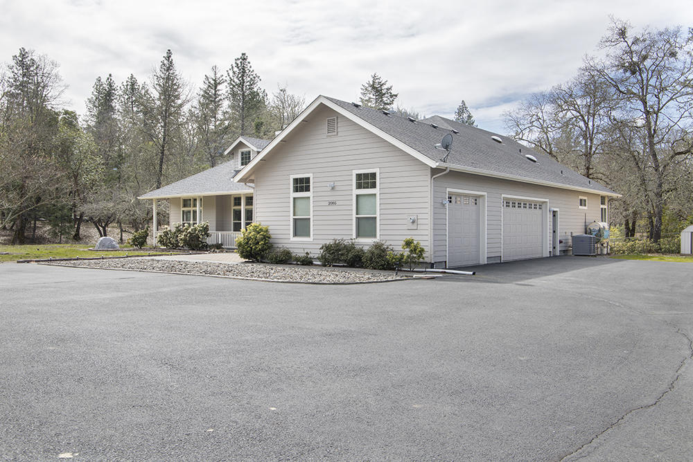 2085 Stringer Gap Road Grants Pass, OR 97527 - Photo 25 of 43 27