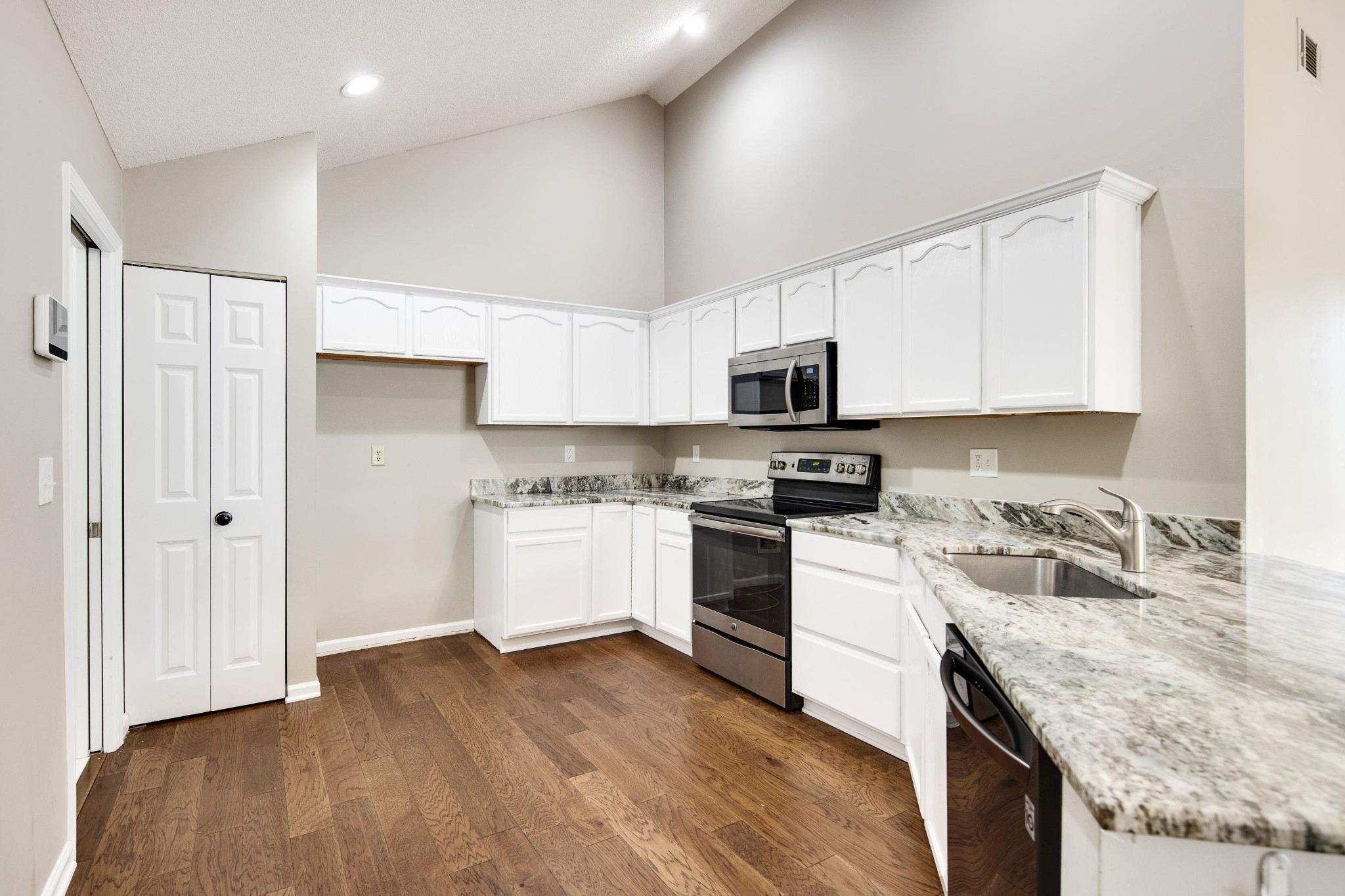 253 Oak Bluff Lane Collierville, TN 38017 - Photo 8 of 23