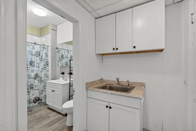 $1,100 | 84 Main Street, Thomaston, CT 06787