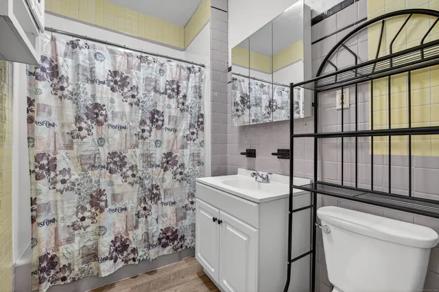 $1,100 | 84 Main Street, Thomaston, CT 06787