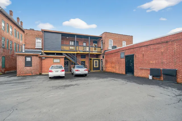 $1,100 | 84 Main Street, Thomaston, CT 06787