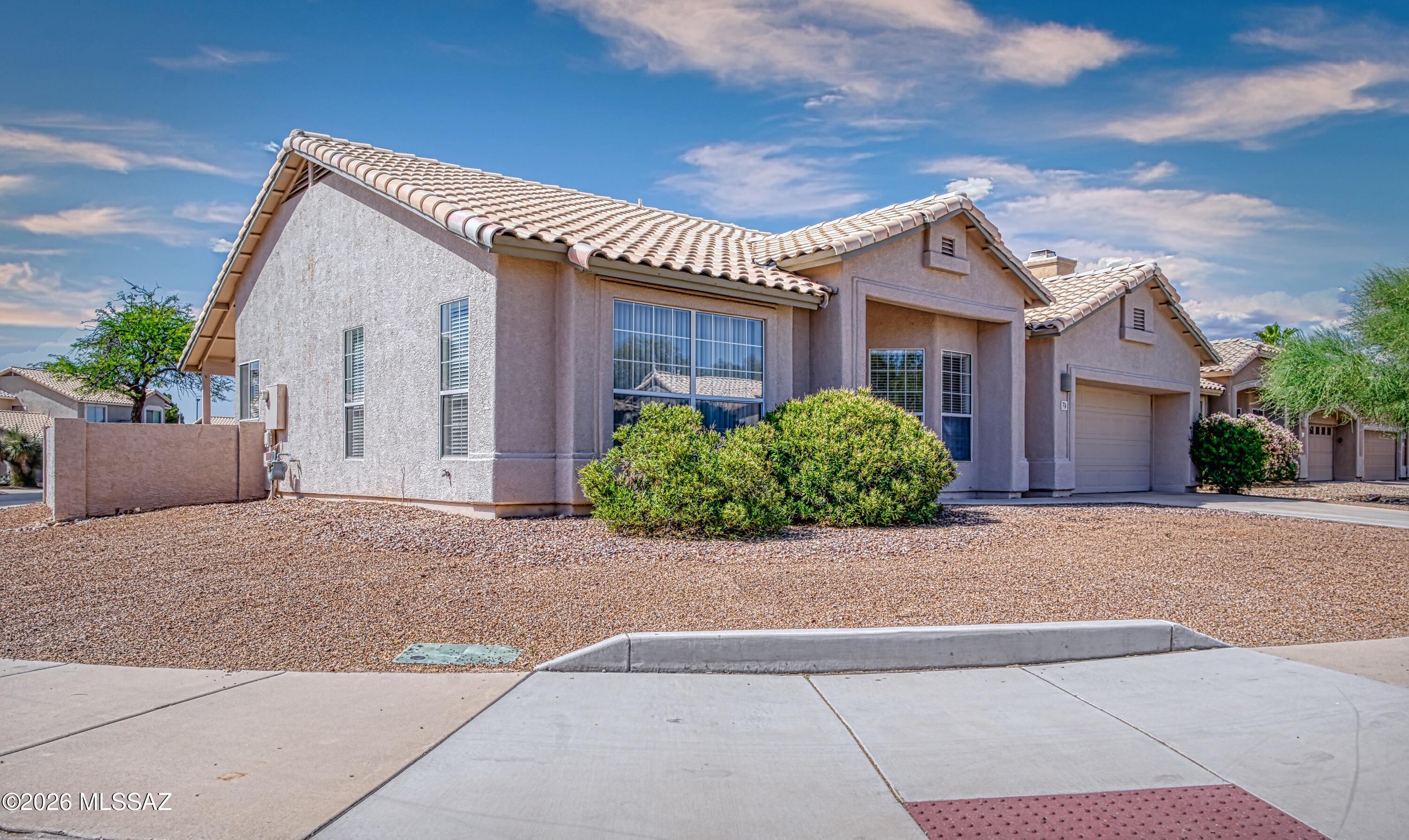 7216 West Rivulet Drive Tucson, AZ 85743 - Photo 3 of 39