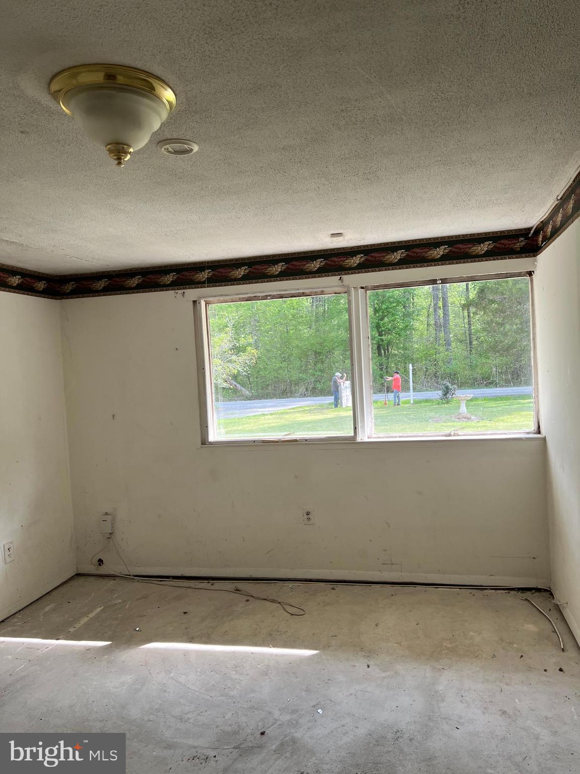 6705 Bumpy Oak Road La Plata, MD 20646 - Photo 11 of 36 an empty room with a window