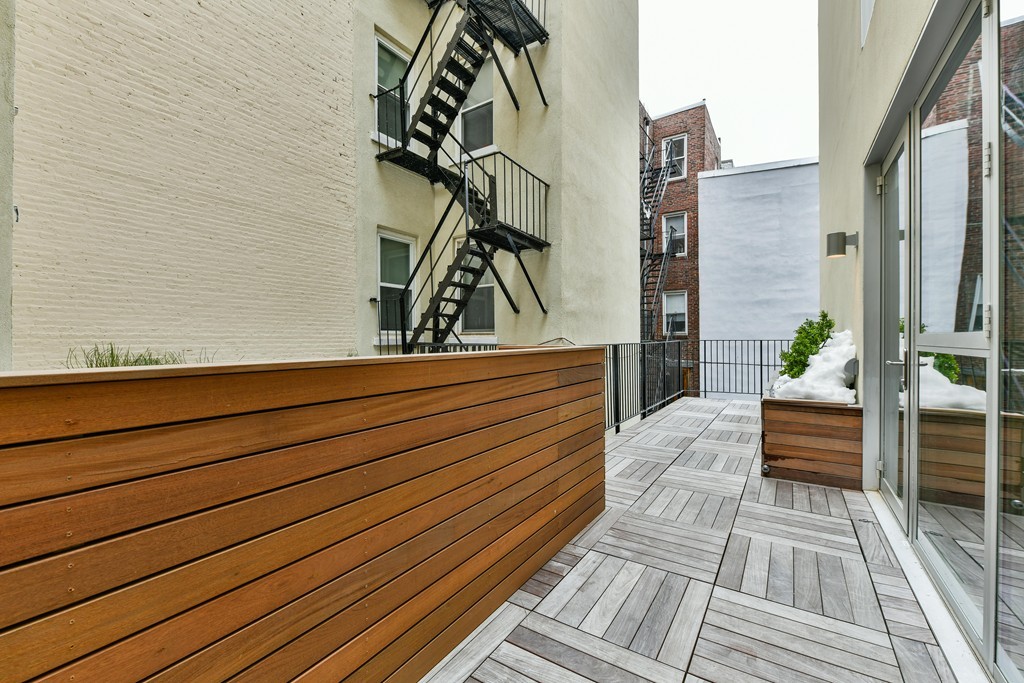 126 Salem Street, Unit 3 Boston, MA 02113 - Photo 11 of 14 a view of entryway and hall