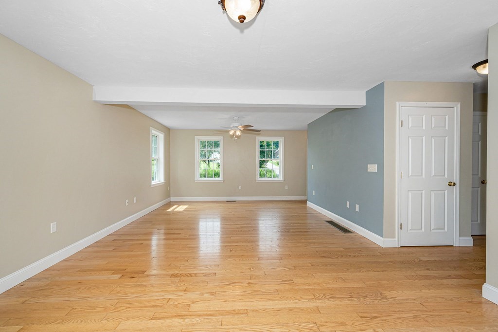 178 Fitchburg Road Townsend, MA 01469 - Photo 14 of 41