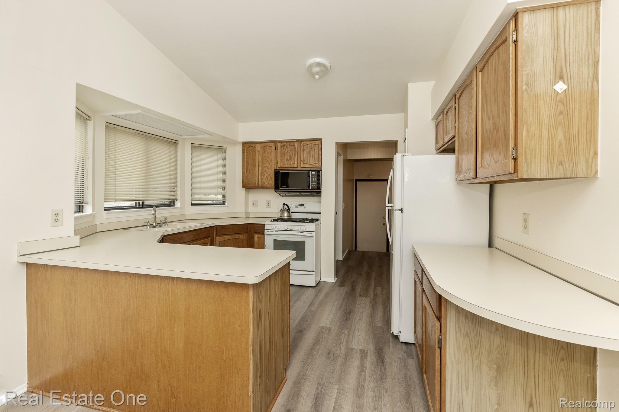 267 Slade Court Rochester, MI 48307 - Photo 19 of 25 Slade MLS-W029.jpg