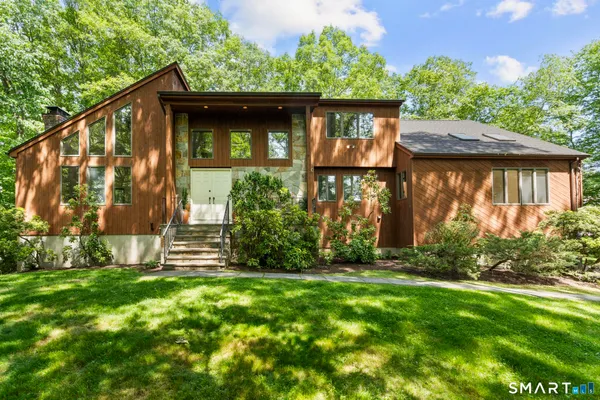 $11,000 | 732 Den Road, Stamford, CT 06903
