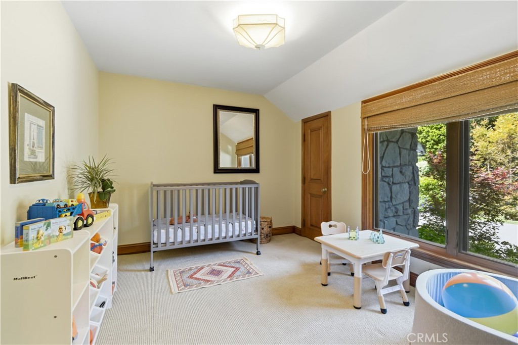 15946 Woodvale Road Encino, CA 91436 - Photo 15 of 51