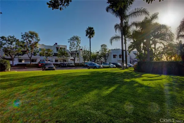 $2,995 | 27786 Zircon, Mission Viejo, CA 92691