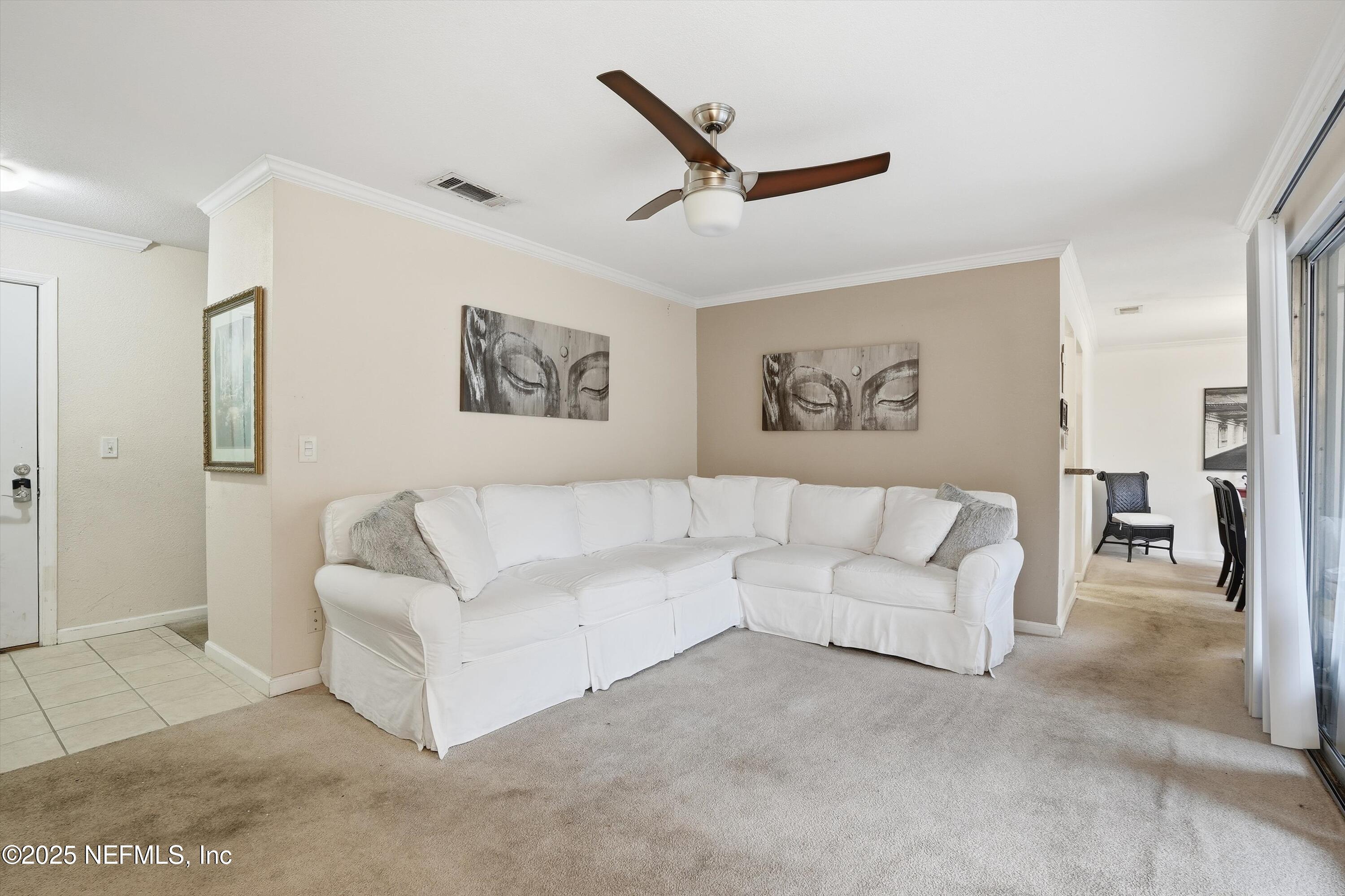8849 Old Kings Road South, Unit 168 Jacksonville, FL 32257 - Photo 4 of 16 04-Living Room