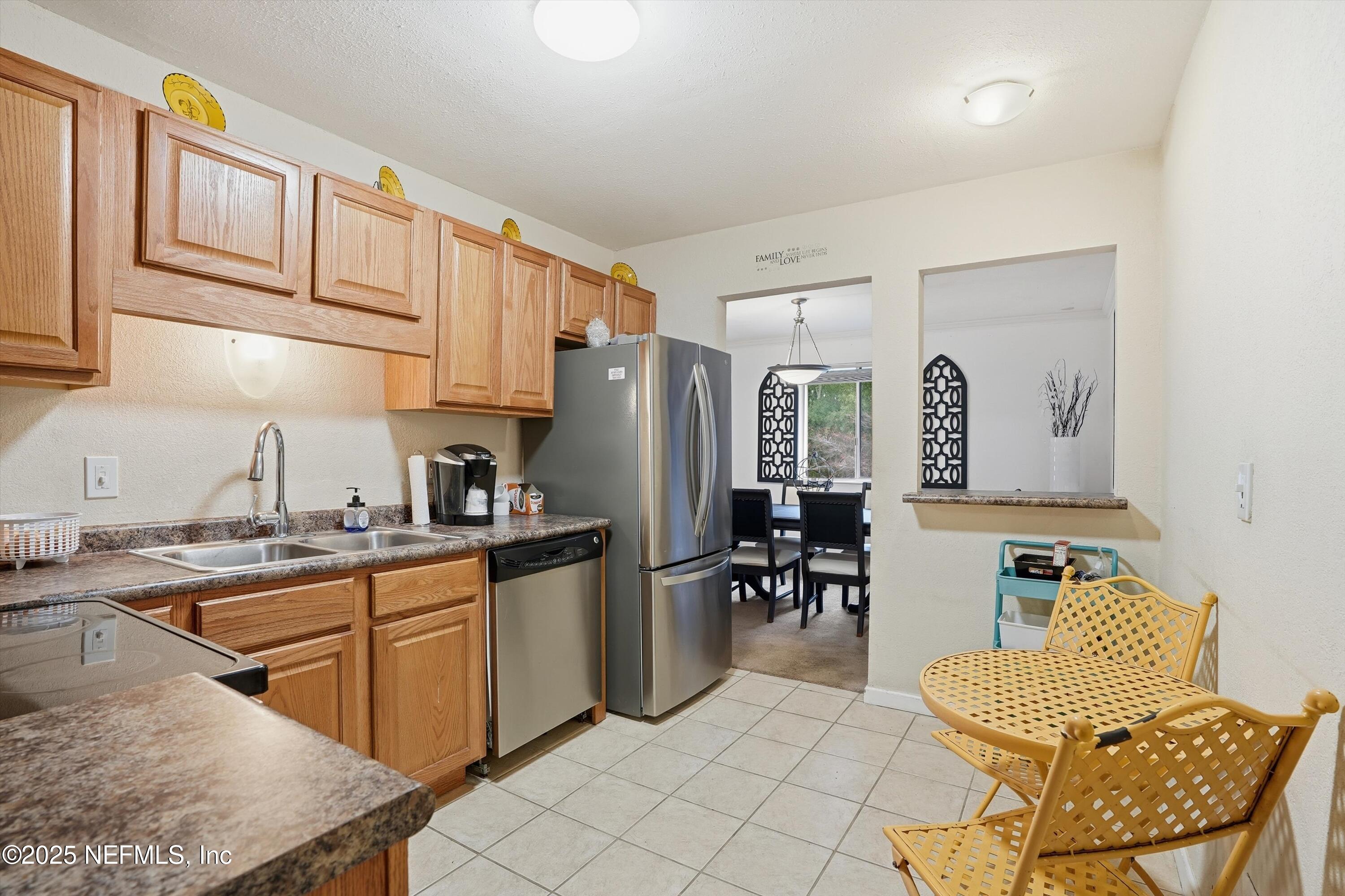 8849 Old Kings Road South, Unit 168 Jacksonville, FL 32257 - Photo 5 of 16 05-Kitchen