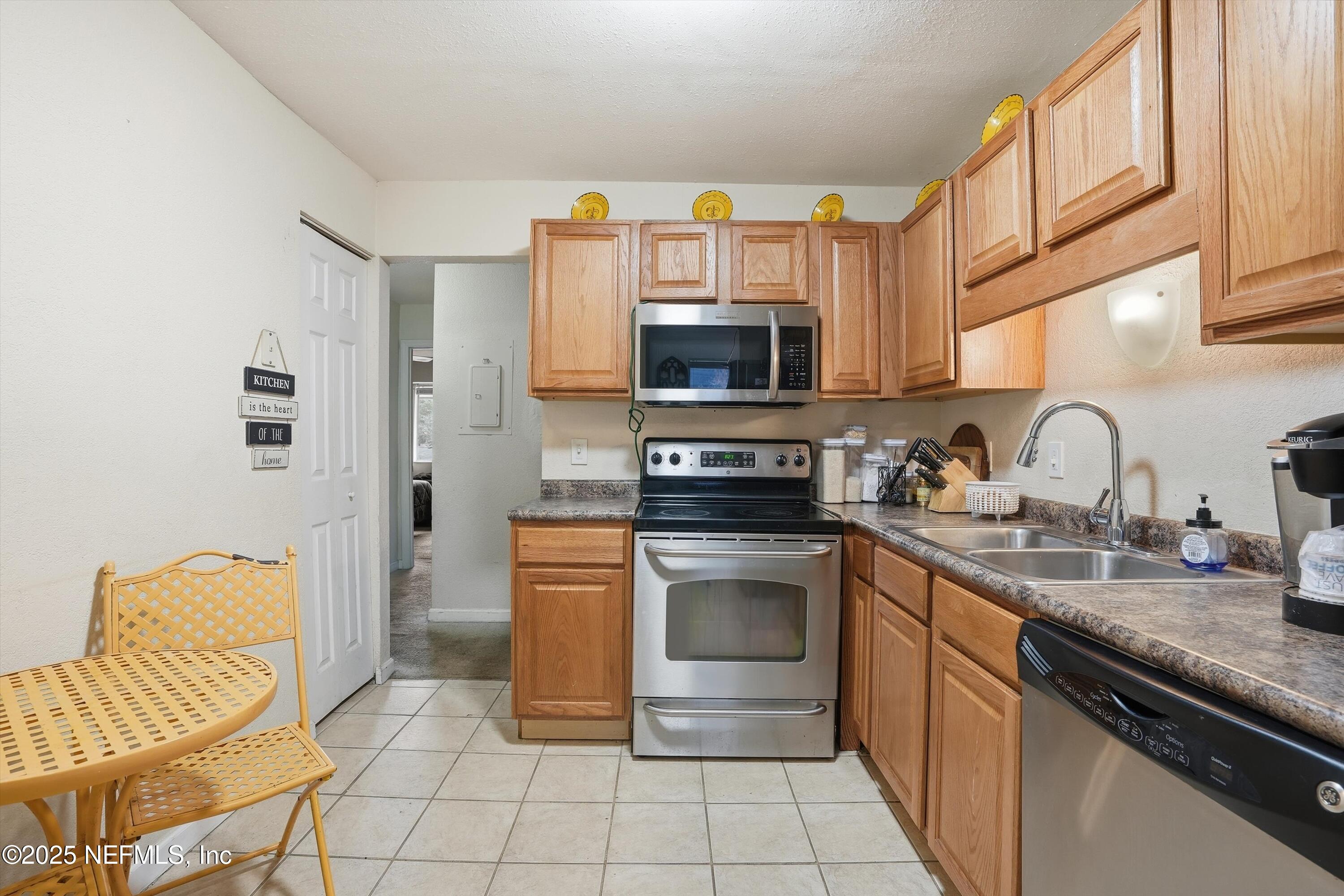 8849 Old Kings Road South, Unit 168 Jacksonville, FL 32257 - Photo 6 of 16 06-Kitchen