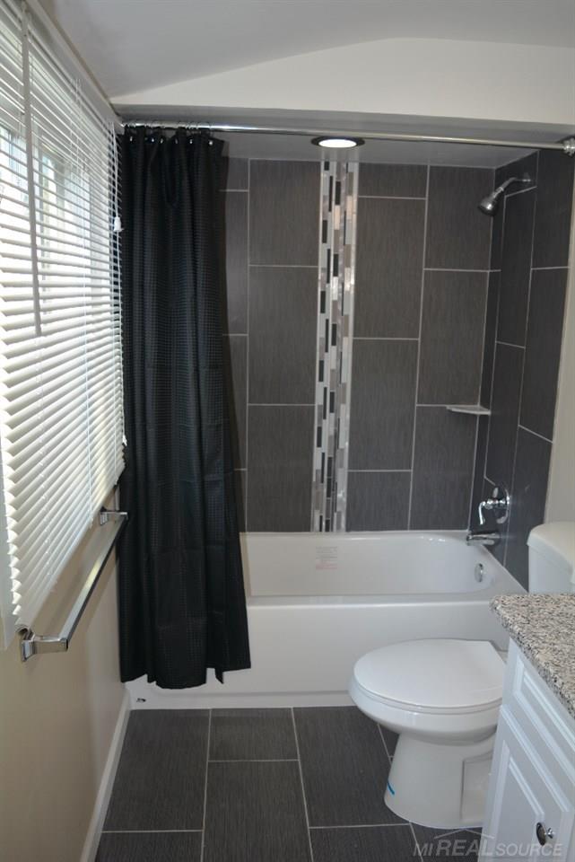 885 Neff Road Grosse Pointe, MI 48230 - Photo 19 of 39 31251213-18.JPG