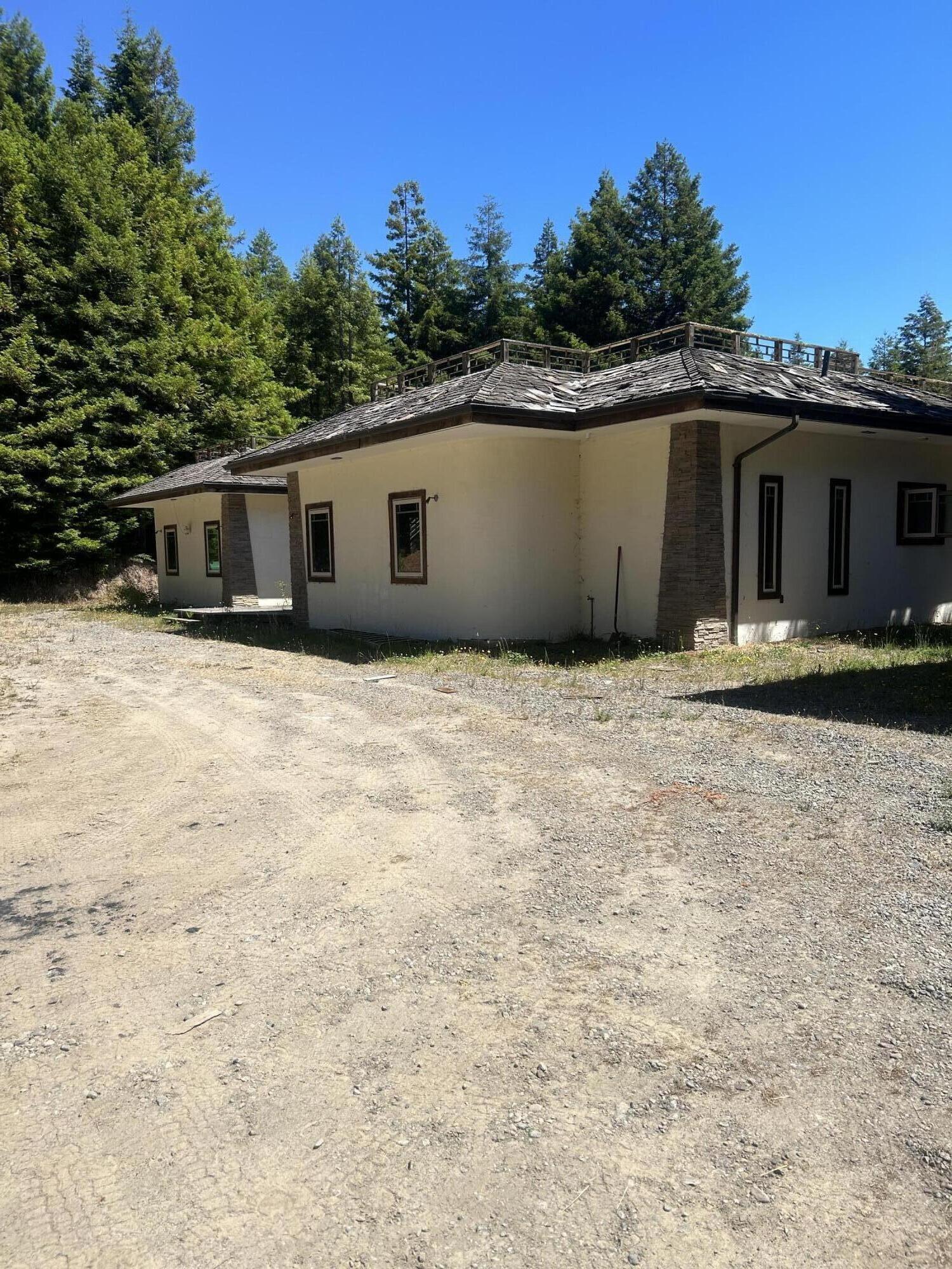 955 Dinsmore Ranch Road Rio Dell, CA 95562 - Photo 2 of 20