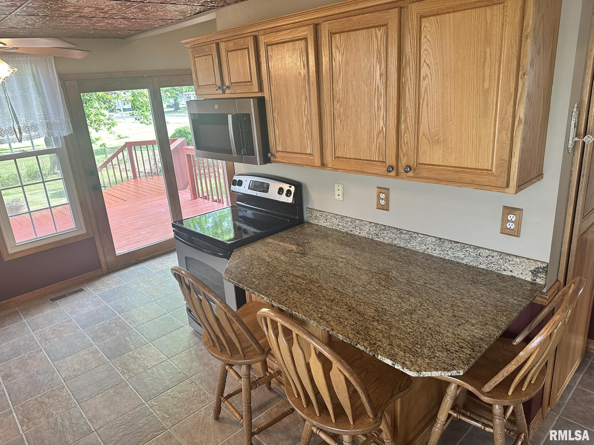 146 West Locust Street Canton, IL 61520 - Photo 21 of 59 Gallery Image 21