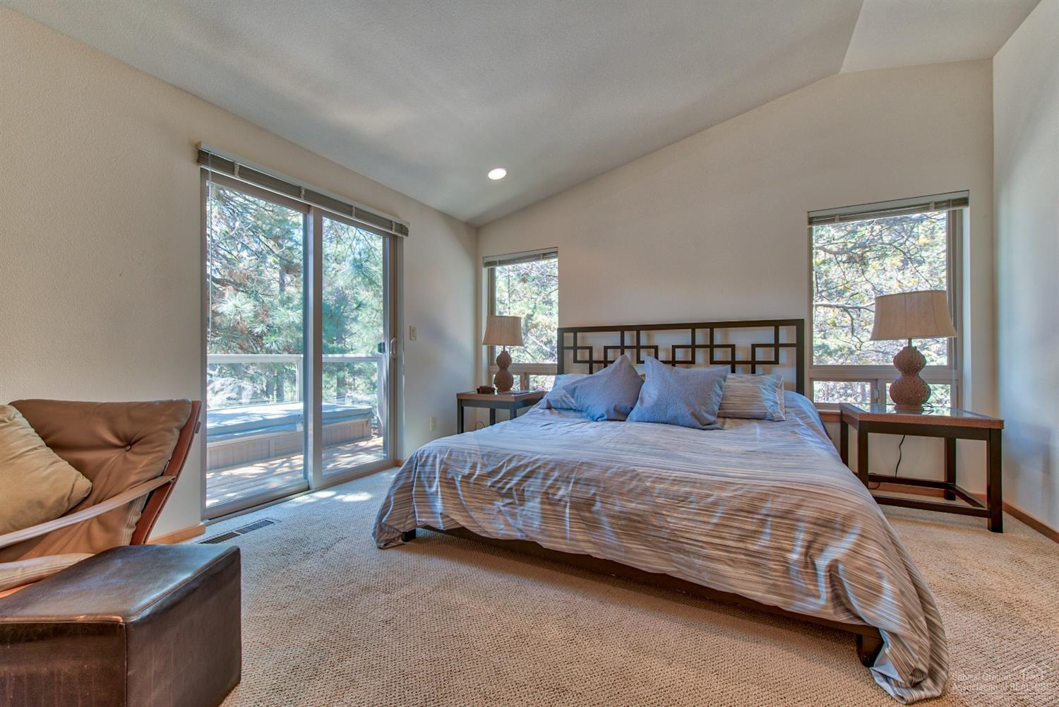 697 Northwest Silver Buckle Road Bend, OR 97703 - Photo 19 of 25 Gallery Image 19