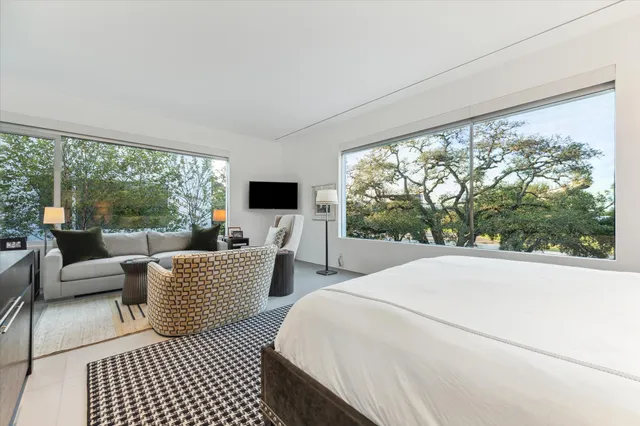 $3,925,000 | 2169 University Boulevard, Houston, TX 77030