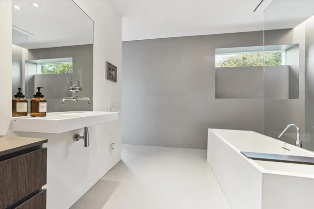 $3,925,000 | 2169 University Boulevard, Houston, TX 77030