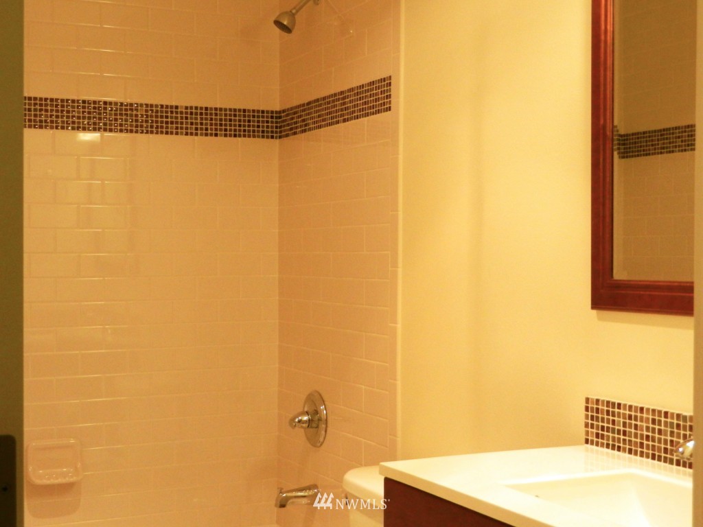 2112 Rucker Avenue, Unit 1 Everett, WA 98201 - Photo 12 of 15