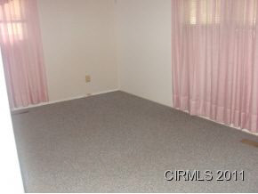 1605 Oakhill Road Kokomo, IN 46902 - Photo 5 of 10 Gallery Image 5