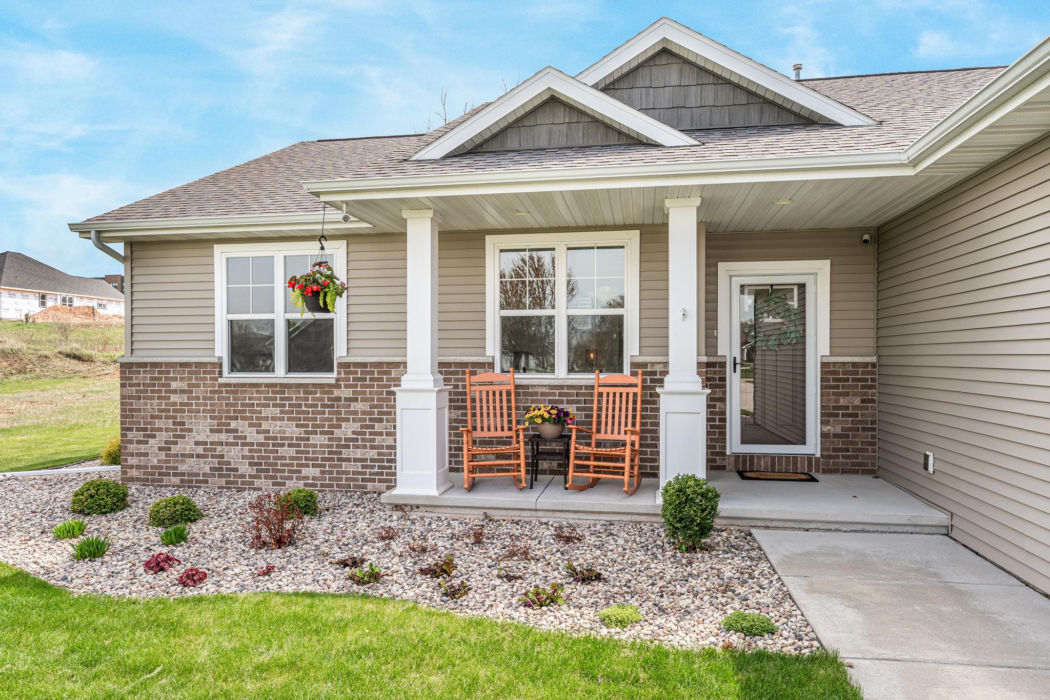 889 West Hubble Lane Appleton, WI 54913 - Photo 3 of 52