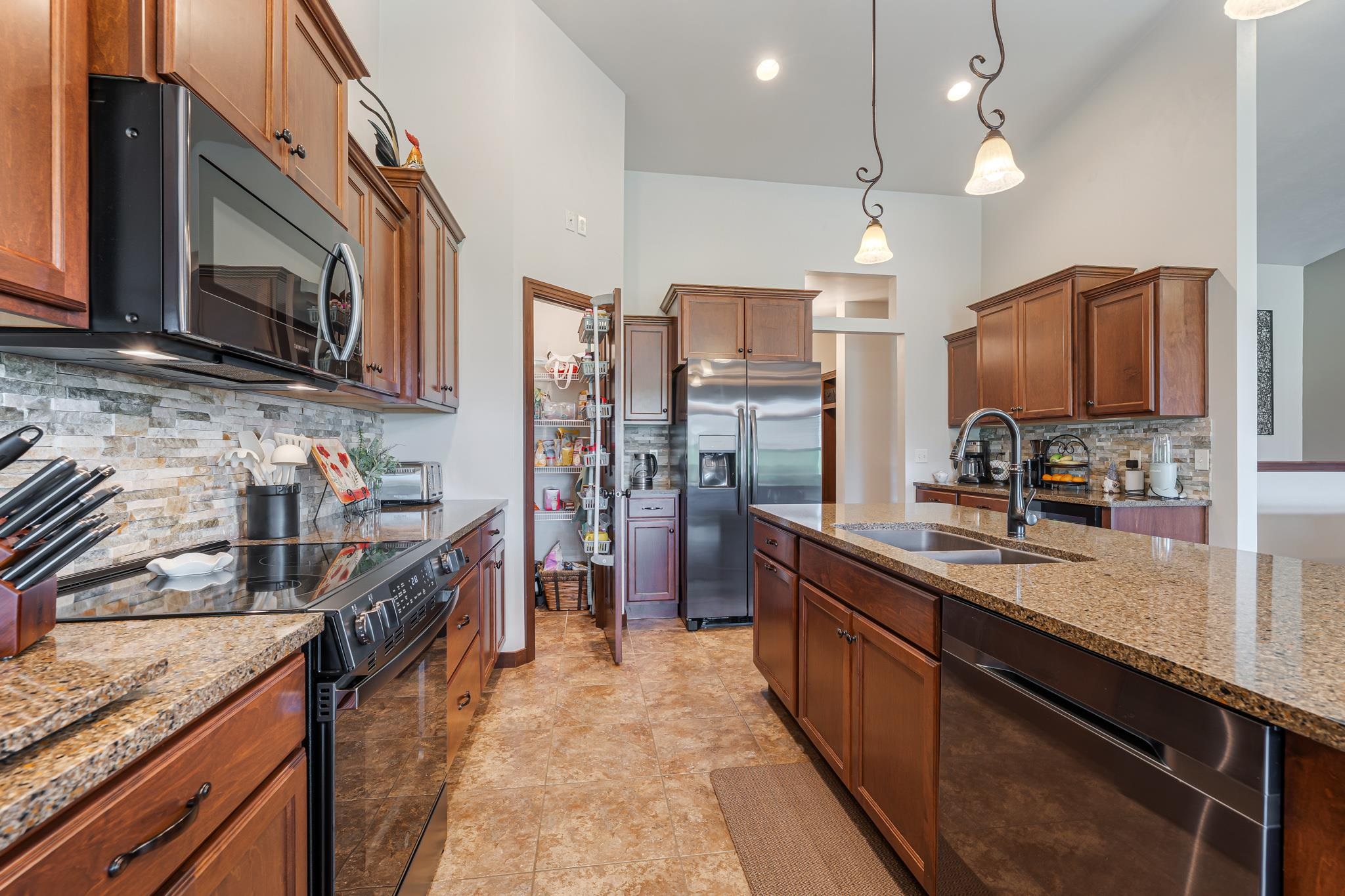 889 West Hubble Lane Appleton, WI 54913 - Photo 8 of 52