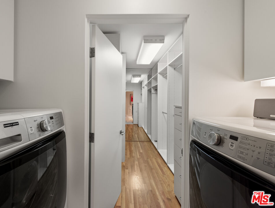 110 Topsail Mall Marina del Rey, CA 90292 - Photo 19 of 39 a view of a hallway with washer and dryer