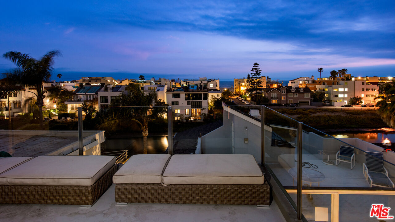 110 Topsail Mall Marina del Rey, CA 90292 - Photo 26 of 39 a terrace with outdoor seating and city view
