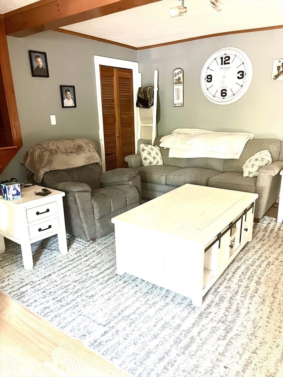 383 Mendon Street Uxbridge, MA 01569 - Photo 2 of 25