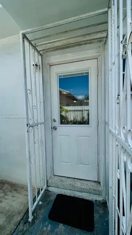 $2,200 | 3667 Northwest 5th Street, Unit 3667, Miami, FL 33125