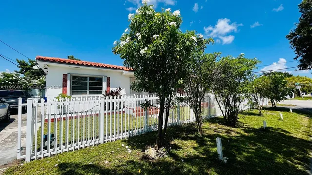 $2,200 | 3667 Northwest 5th Street, Unit 3667, Miami, FL 33125