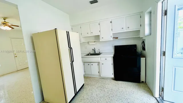 $2,200 | 3667 Northwest 5th Street, Unit 3667, Miami, FL 33125