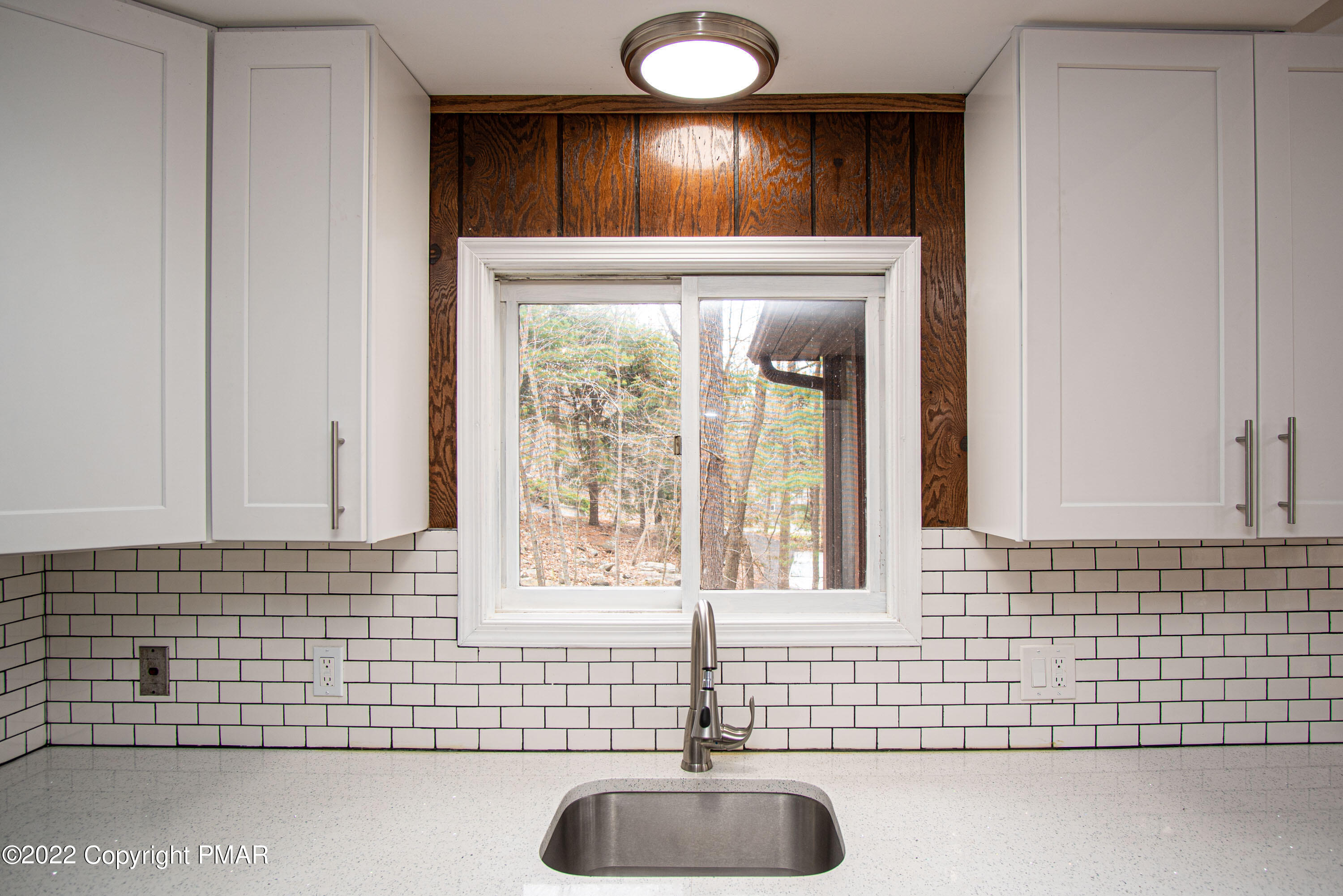 125 Edinburgh Road Bushkill, PA 18324 - Photo 12 of 64 a bathroom with a sink and a bathtub