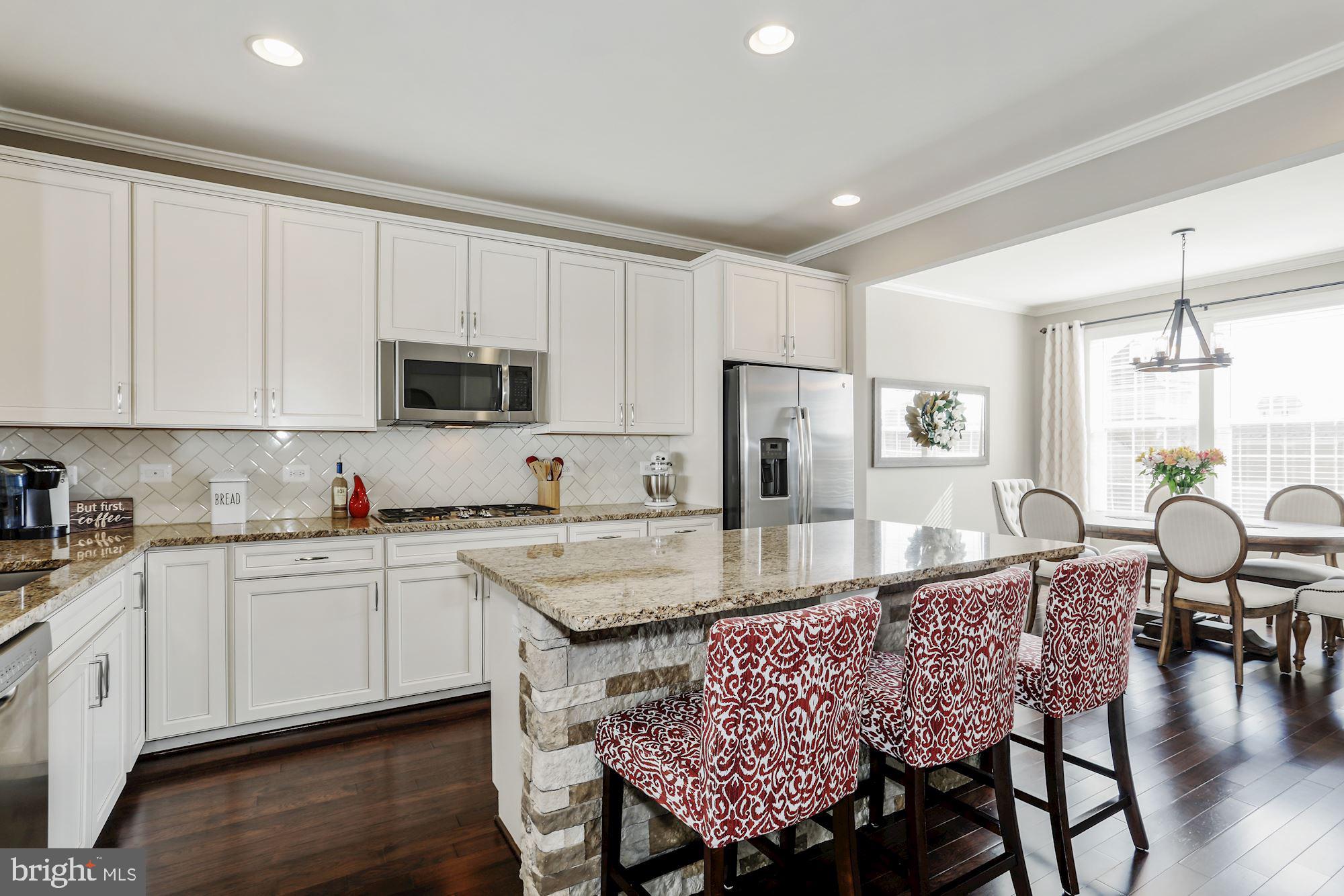 16004 Madison Ridge Place Gainesville, VA 20155 - Photo 18 of 49 Kitchen