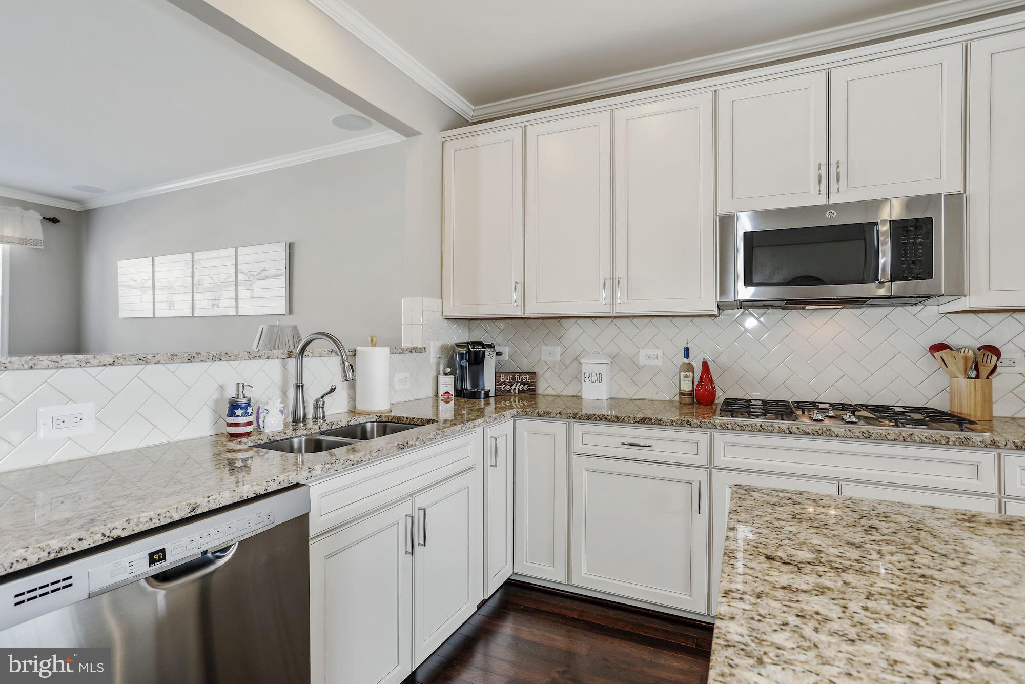 16004 Madison Ridge Place Gainesville, VA 20155 - Photo 20 of 49 Kitchen