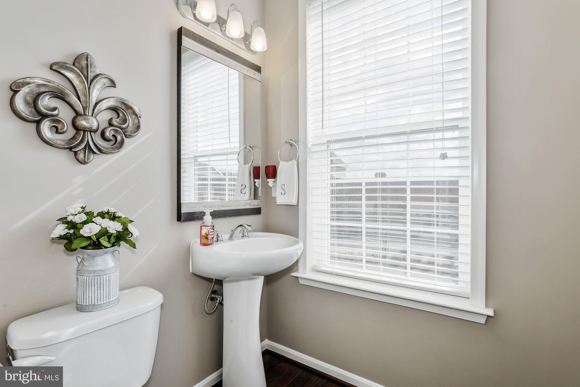 16004 Madison Ridge Place Gainesville, VA 20155 - Photo 24 of 49 Main Level Half Bath