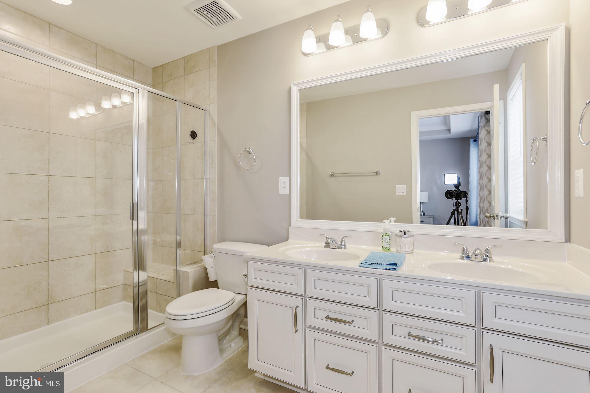 16004 Madison Ridge Place Gainesville, VA 20155 - Photo 30 of 49 Attached Bath to master Bedroom