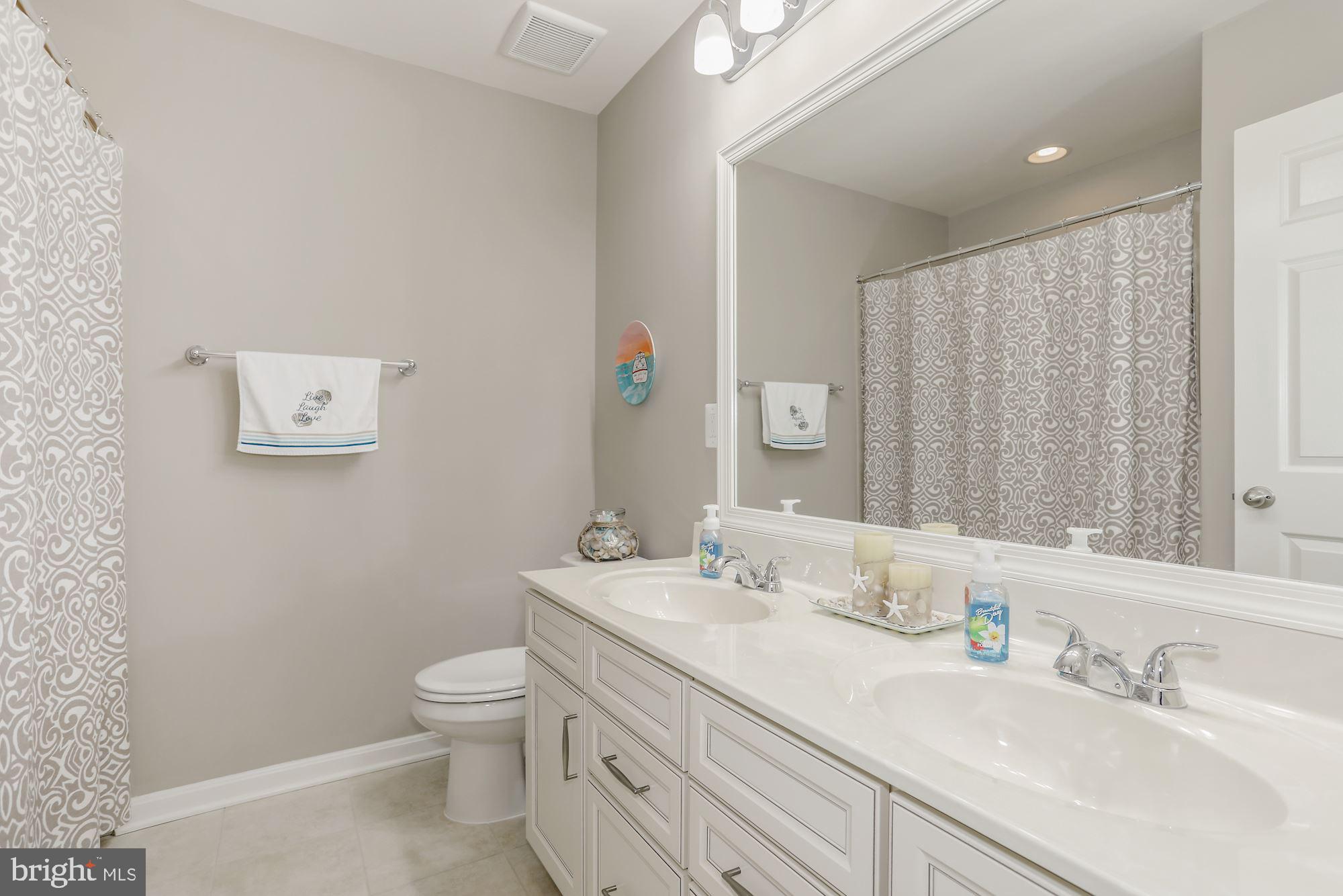 16004 Madison Ridge Place Gainesville, VA 20155 - Photo 37 of 49 Upstairs Full bath