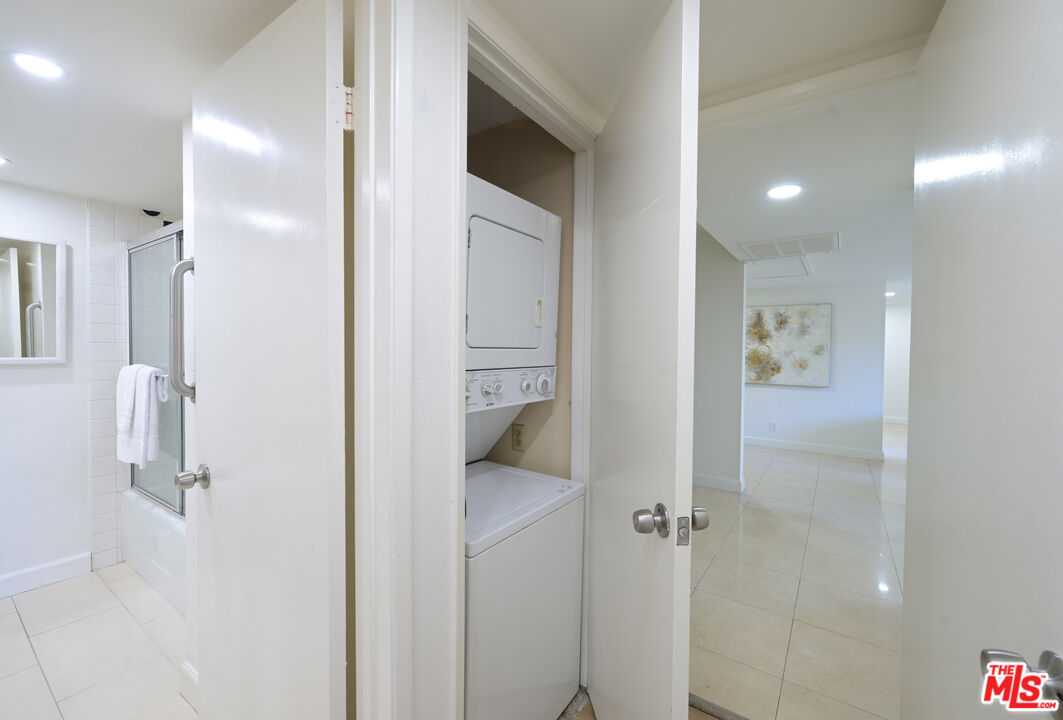 10535 Wilshire Boulevard, Unit 414 Los Angeles, CA 90024 - Photo 23 of 37